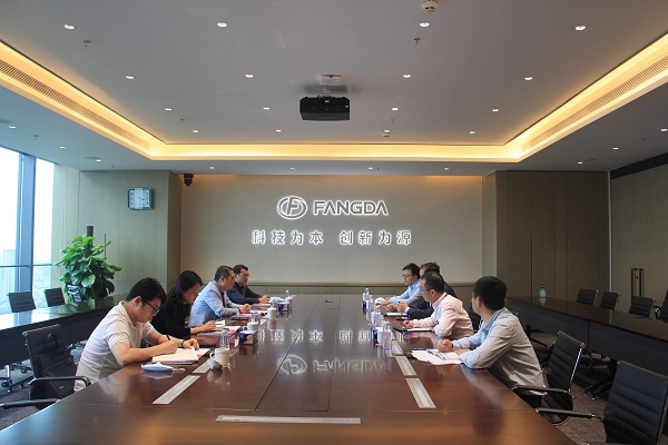 深圳市南山区税务局长蔡伟群一行莅临英国上市公司365考察调研