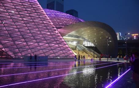 英国上市公司365幕墙装扮深圳文化新地标