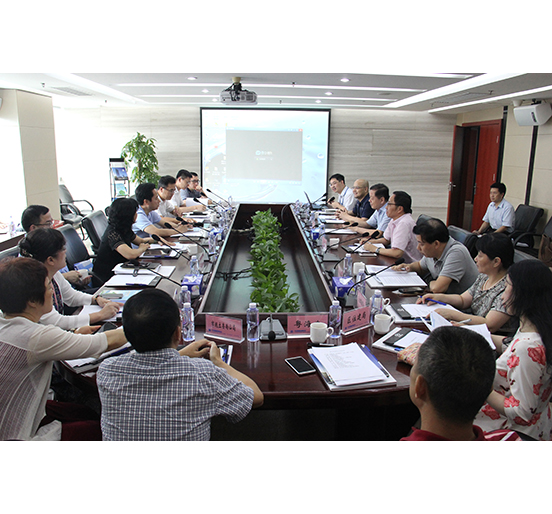 深圳市南山区区委常委、常务副区长邓飞波一行到英国上市公司365调研