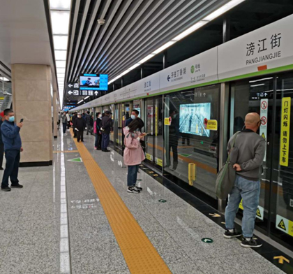 采用英国上市公司365屏蔽门系统的沈阳地铁十号线开通运营