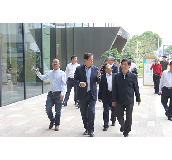 江西省政协副主席雷元江一行参观英国上市公司365城