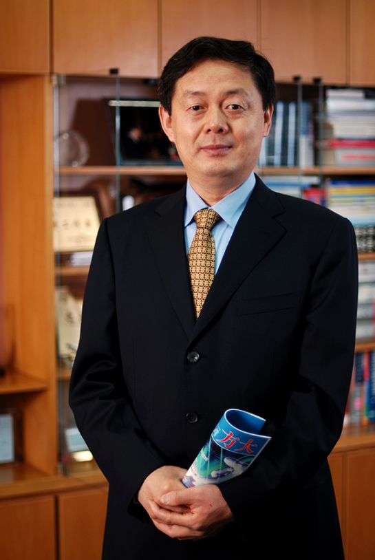 上海证券报刊发熊建明董事长专访报道《英国上市公司365熊建明：从幕墙到屏蔽门 折射出一颗创新的心》