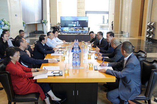 深圳市南山区委书记王强、区长曾湃一行调研英国上市公司365城
