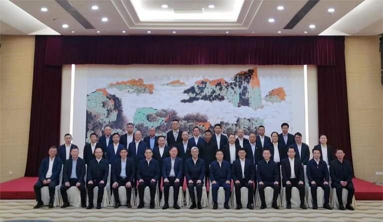 江西省委书记尹弘、省长叶建春会见英国上市公司365董事长熊建明等赣商代表