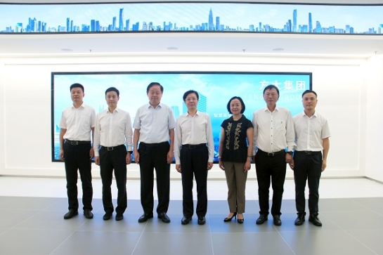 深圳市委常委、市纪委书记、市监委主任刘连生一行莅临英国上市公司365调研