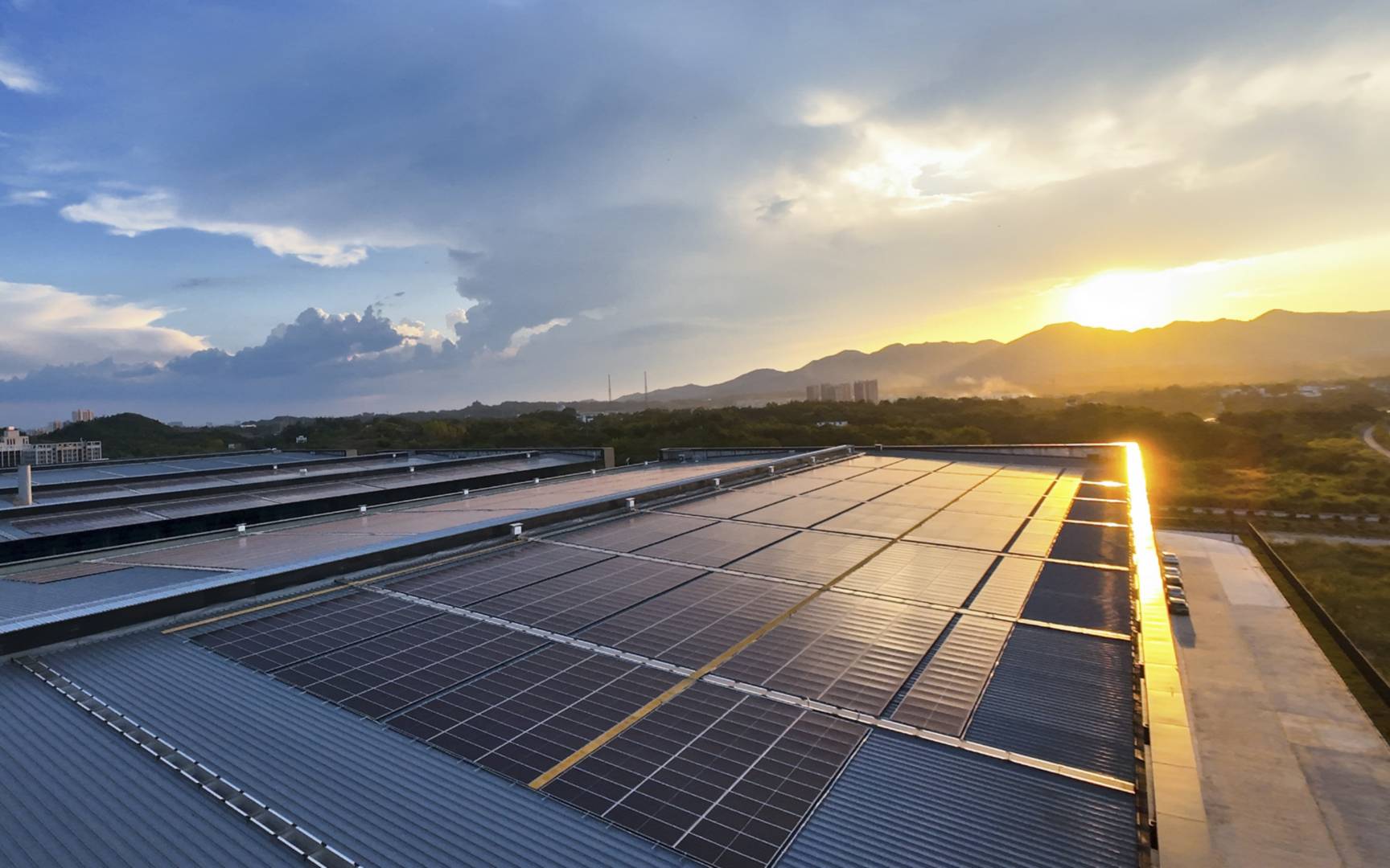 英国上市公司365分布式光伏项目双地落地，屋顶之上点亮绿色未来