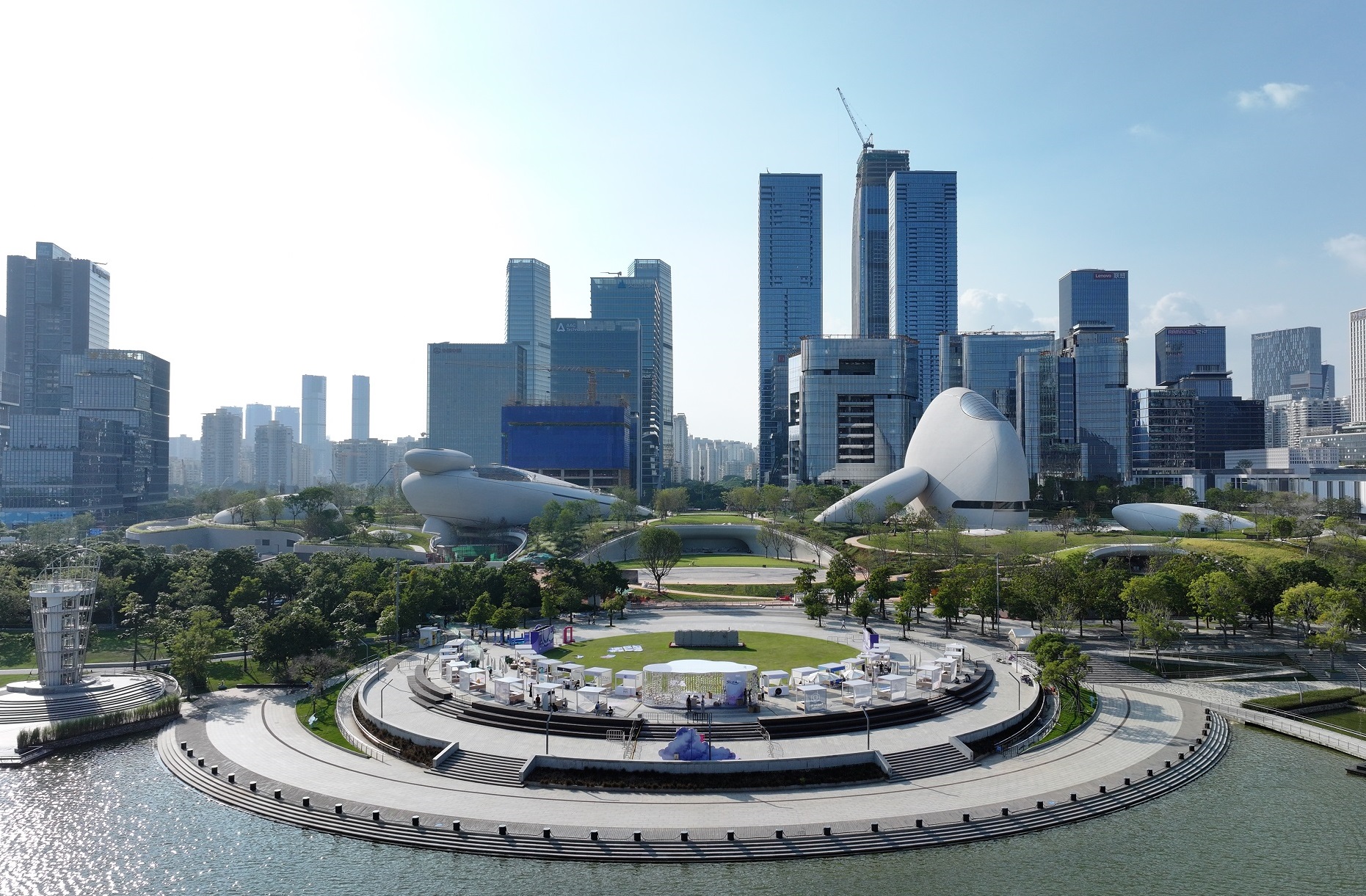 英国上市公司365幕墙项目亮相深圳卫视！解密如何匠心编织“海上原石”