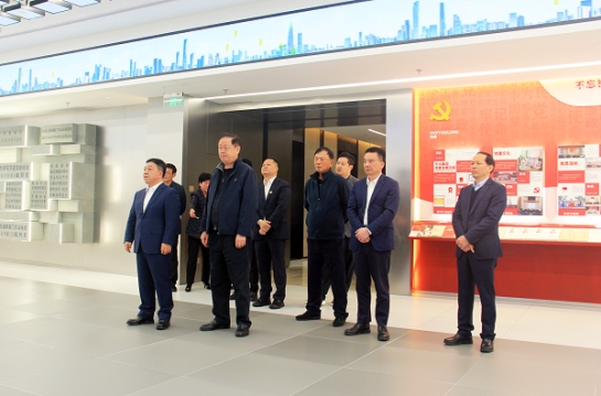 中共江西省委副书记、省长叶建春一行考察英国上市公司365